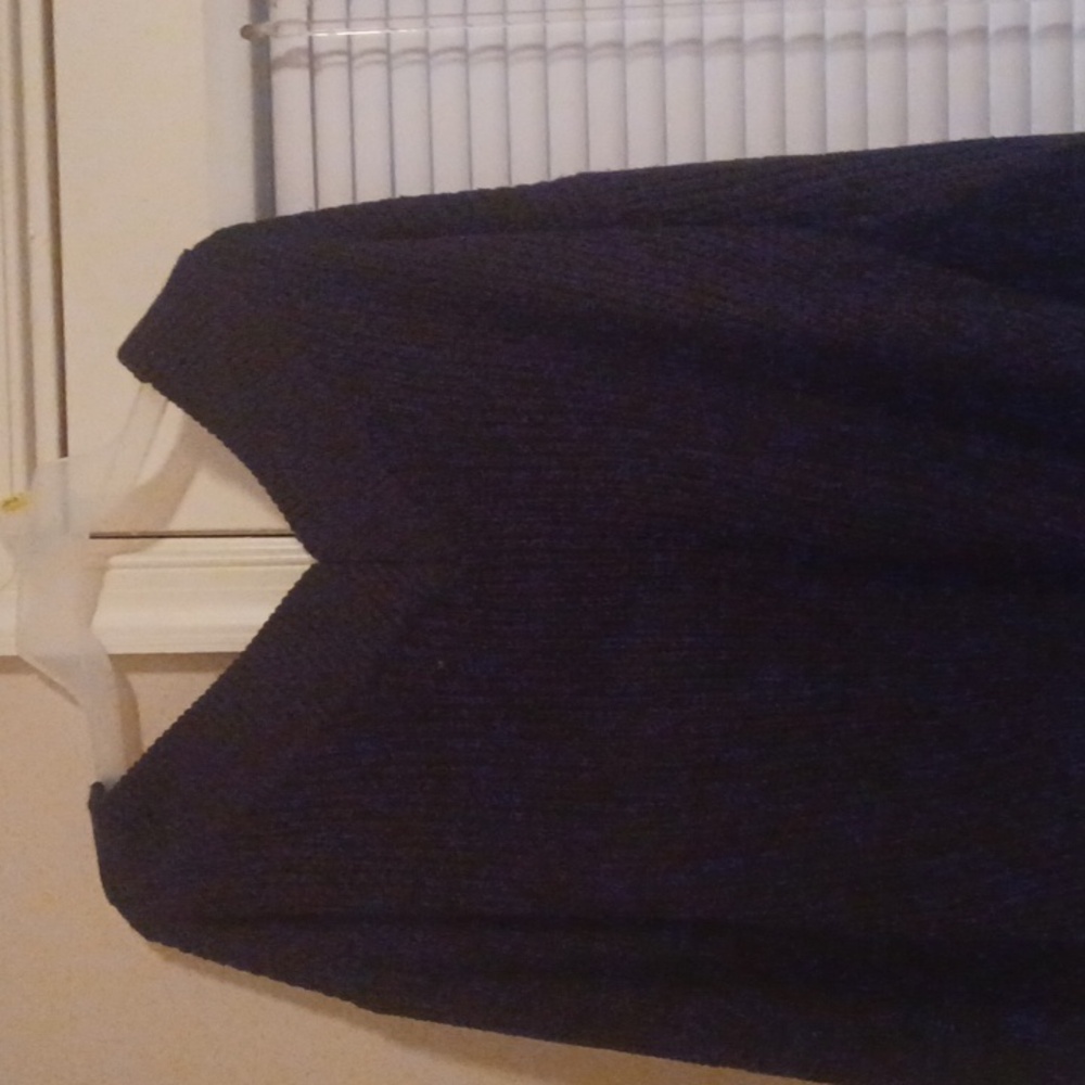 Blk sweater